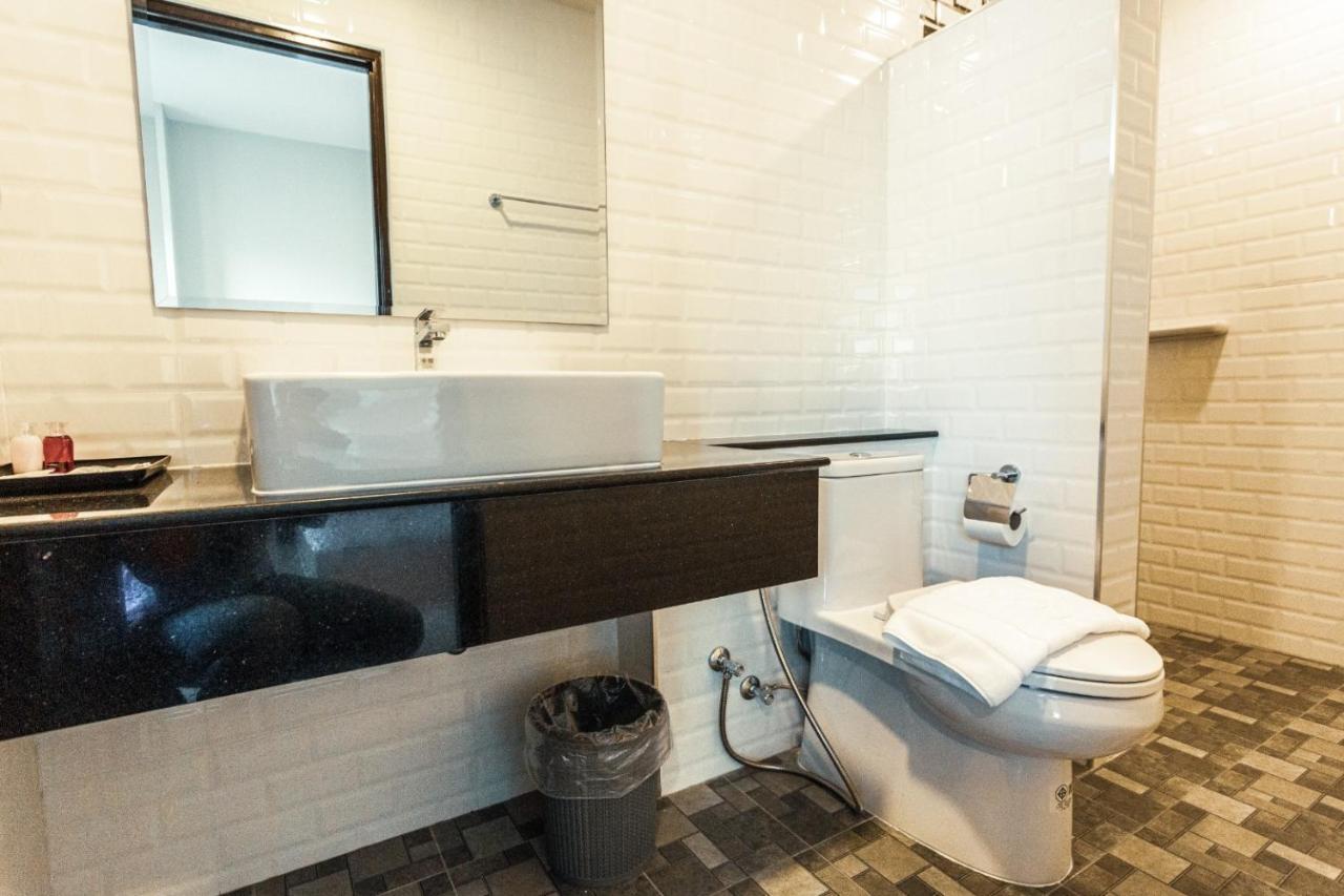 At Apartment Хатъяй Экстерьер фото